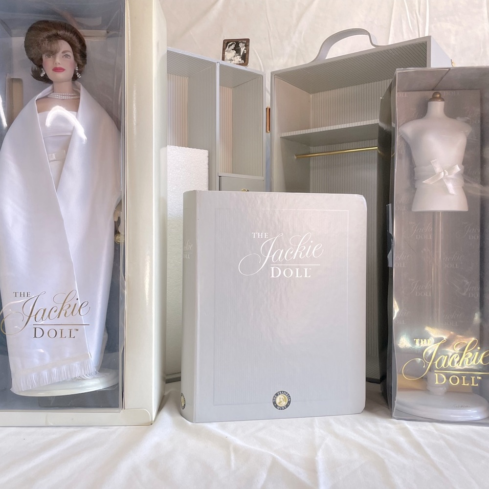 Jacqueline Kennedy Dolls Franklin Mint Collection